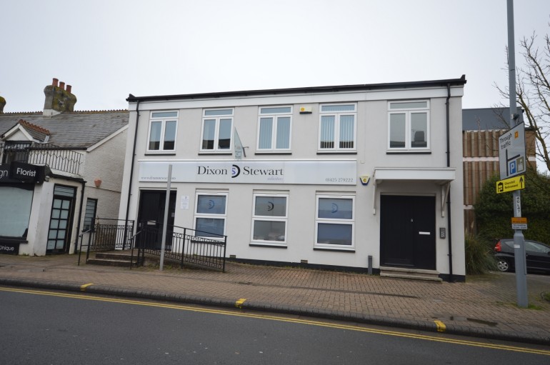 374 Lymington Road, Highcliffe, Christchurch, Dorset, BH23