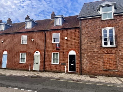 View Full Details for Reedley Mews Priestlands Place, Lymington, Hampshire, SO41