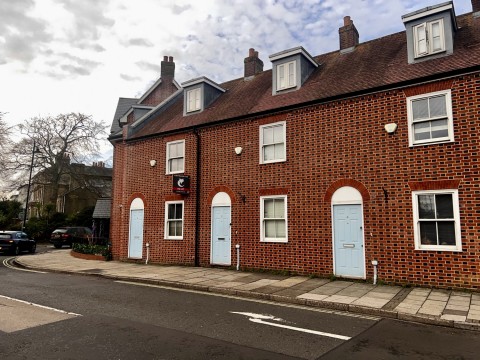 View Full Details for Reedley Mews Priestlands Place, Lymington, Hampshire, SO41