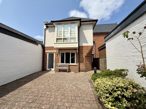 View Full Details for 8 Blakes Yard, New Street Mews, Lymington, Hampshire, SO41