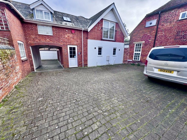 New Street, Lymington, Hampshire, SO41
