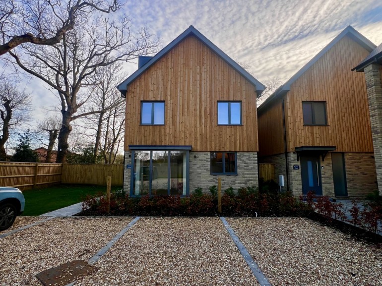 Lower Pennington Lane, Pennington, Lymington, Hampshire, SO41