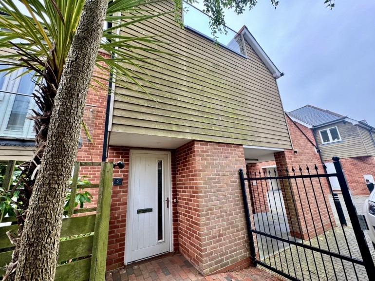 Temple Court, Lymington
