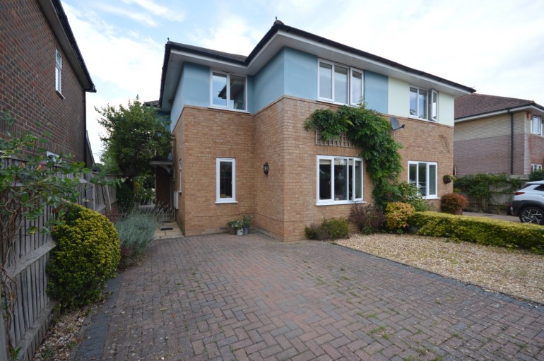 Wellingtonia Gardens, Hordle, Lymington, Hampshire, SO41 0DD