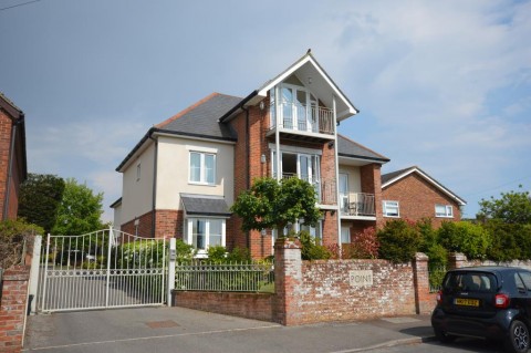 View Full Details for The Point, Southern Road, Lymington, Hampshire, SO41 9HR