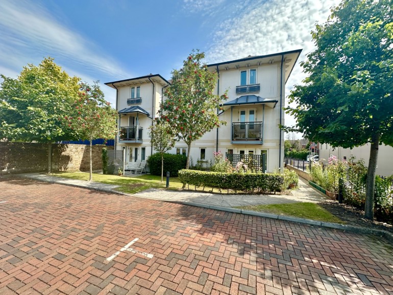 Buckland House, 17 Eastern Road, Lymington, Hampshire, SO419HH